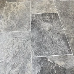 Trawertyn Silver Premium Bębnowany Szlif 40,6x40,6x1,2 cm