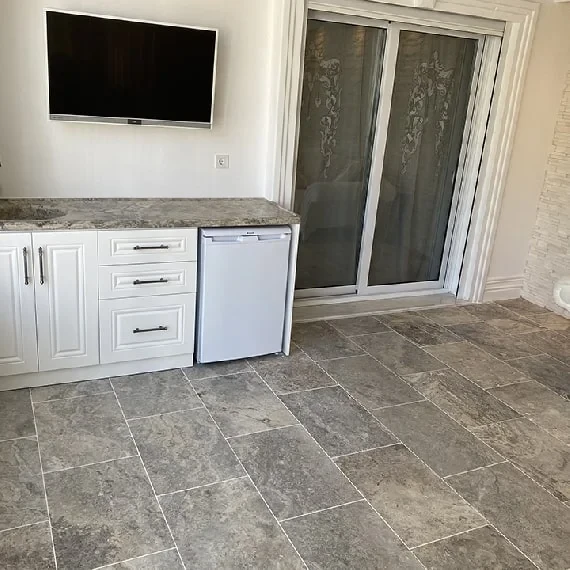 Trawertyn Silver Premium Bębnowany Szlif 40,6x40,6x1,2 cm