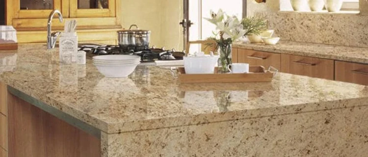 Płytka granitowa Colonial Gold poler 60x60x1,5 cm