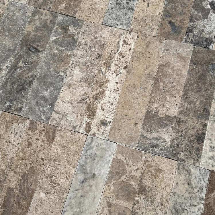 Kamień dekoracyjny trawertyn Ash bębnowany 7,5x30,5x1 cm