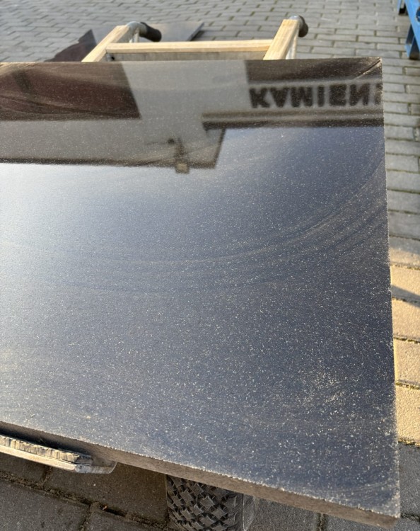 Absolute Black 79x72x3cm