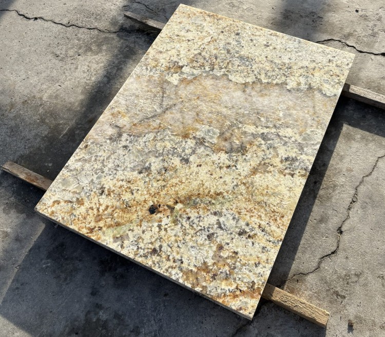 Colonial Gold 70x51x3