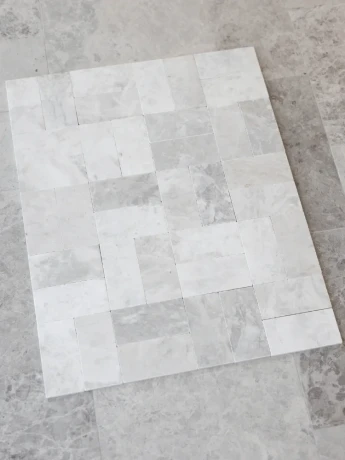 Przejdź do produktu Kamień dekoracyjny Marmur Royal White Mozaika 30,5x30,5x1 cm