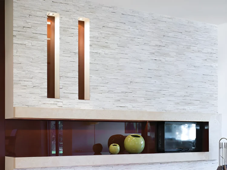 Kamień elewacyjny-dekoracyjny marmur Pure White Stackstone 10x36 cm