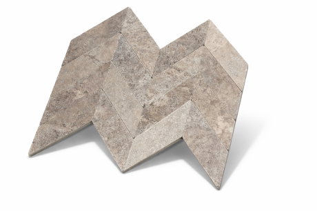 Przejdź do produktu Trawertyn Silver Bębnowany 7,5x30,5 10mm Chevron