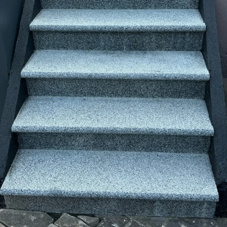 Schodek Granitowy G654 New Dark grey 150x35x2 stopnica płomień Bullnose