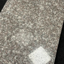 Płytka granitowa Polerowany G664 60x60x2 cm