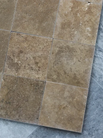 Przejdź do produktu Trawertyn Noce Bębnowany 20,3x20,3x1,2 cm